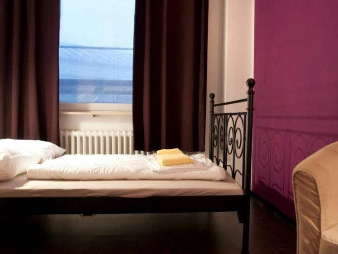 Bedroom 3, Station Hostel, Köln