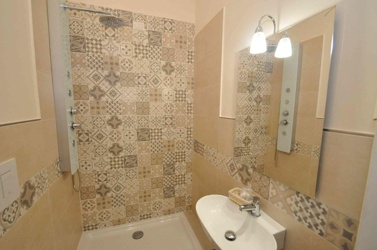 Bathroom 5, Residenza Eleonora, Salerno