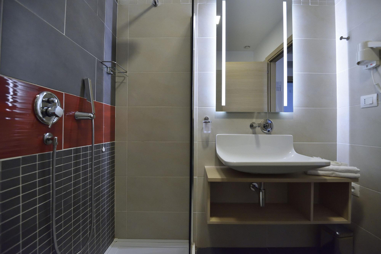Bathroom 5, Hotel Club Torre Salinas - Adults Only, Cagliari