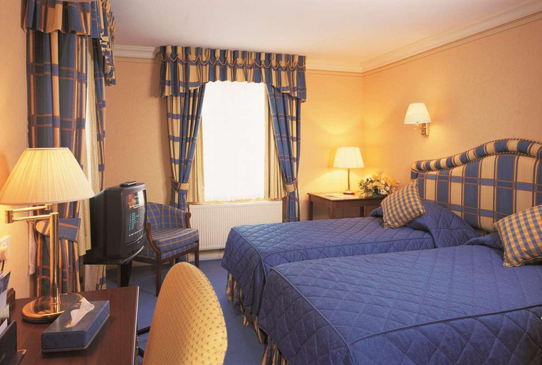 Bedroom 2, George Hotel, Oxfordshire
