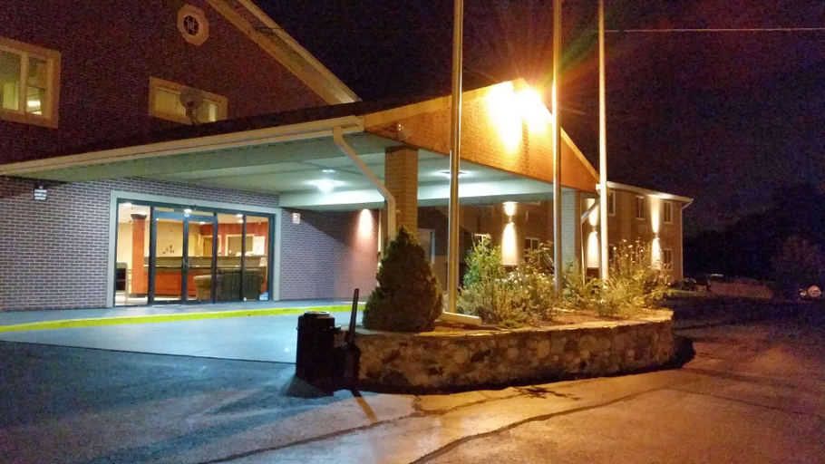 Public Area 3, Americas Best Value Inn Foxboro, Foxborough