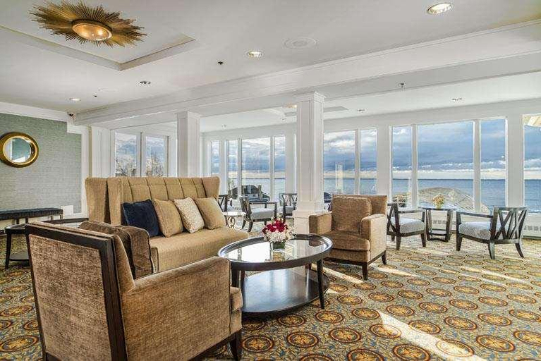 Public Area 2, Water's Edge Resort & Spa, Middlesex