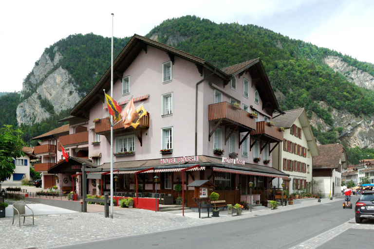Exterior & Views 17