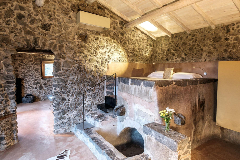 Public Area 5, Monaci delle Terre Nere, Catania