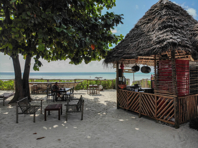 Food & Drinks 4, Coco Beach Hotel, Kusini