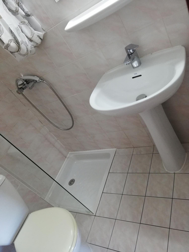 Bathroom 5, L'auberge D'eygliers, Hautes-Alpes