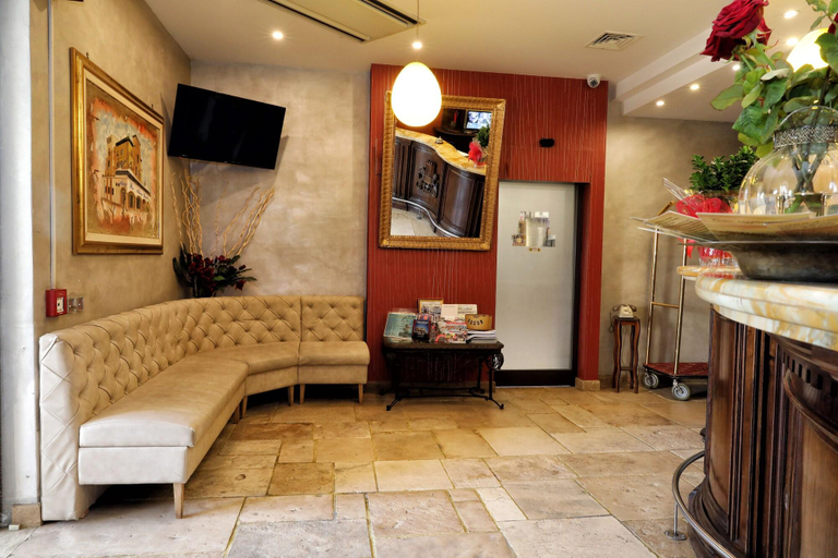 Public Area 2, Albergo Al Castello, Rome