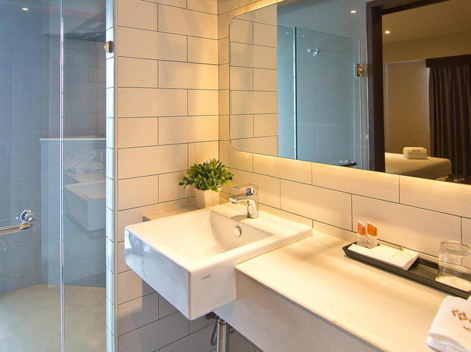 Bathroom 5, Cocohotel, Muang Samut Prakan