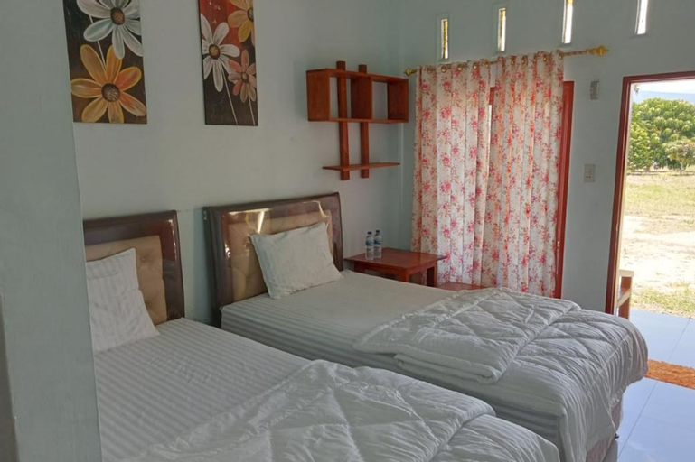 Bedroom 3, Hotel Anugrah Situngkir 3 near Creative Hub Pangururan Samosir Mitra RedDoorz, Samosir
