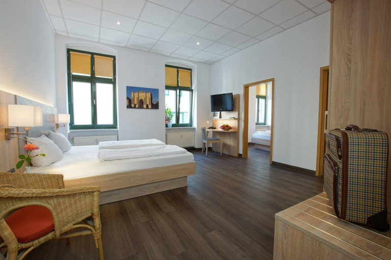 Bedroom 2, Bed & Breakfast am Luisenplatz, Potsdam