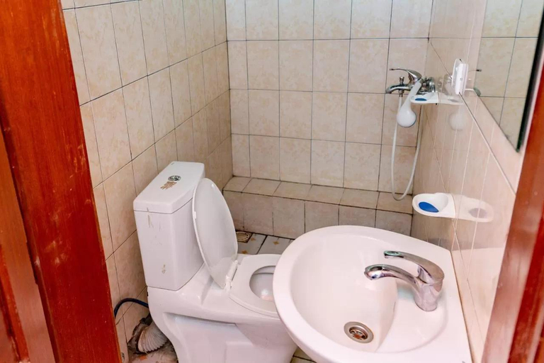 Bathroom 4, Sawa Sawa Motel, Rubavu
