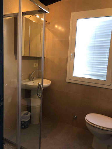 Bathroom 2, Sea près des golfs - Oleander, Girona