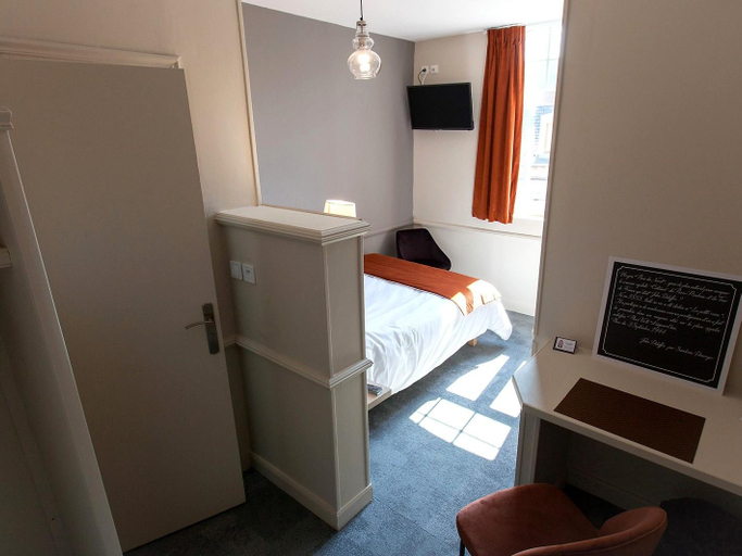 Bedroom 4, Logis Hostellerie Du Marché, Nord