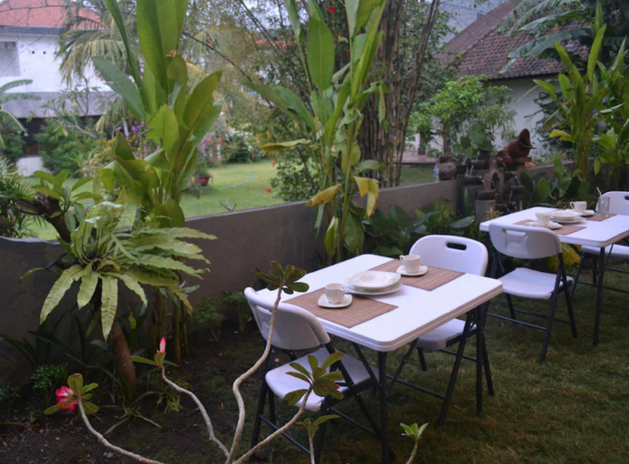 Food & Drinks 4, Double Room #4 w/ AC @ Master Homestay, Karangasem