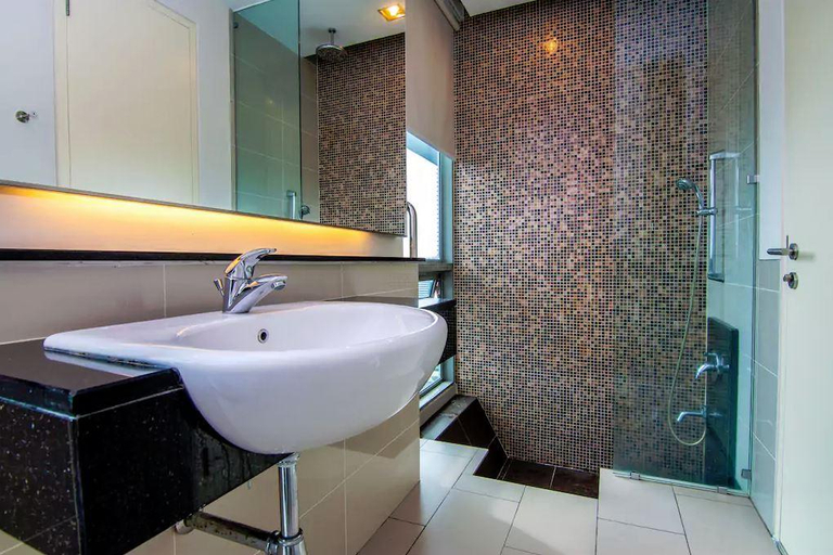 Bathroom, Swiss Garden Residence by Sam, Kuala Lumpur