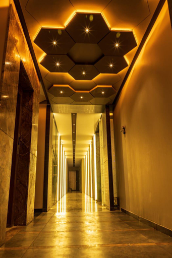 Public Area 2, Hotel Ravikiran family Restaurant and Lodging, Kolhapur