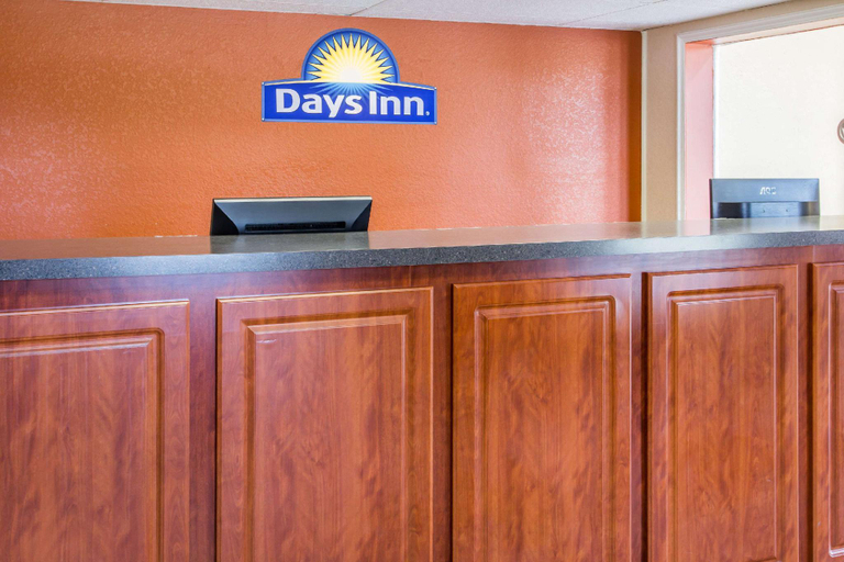 Public Area 3, Days Inn by Wyndham Bradenton I-75, Manatee