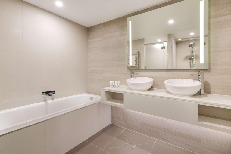 Bathroom 4