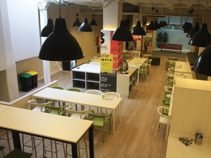 Public Area 2, Hola Hostal Eixample, Barcelona