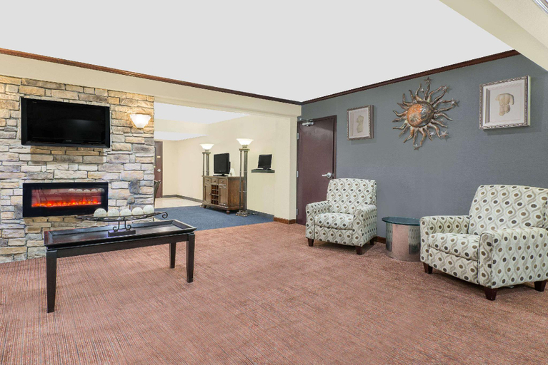 Public Area, Travelodge by Wyndham Lima OH, Allen