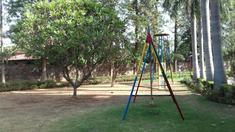 Family & Kids, Vintage 3 BHK farmhouse in Gurgaon by MapMyRoom, Gurgaon