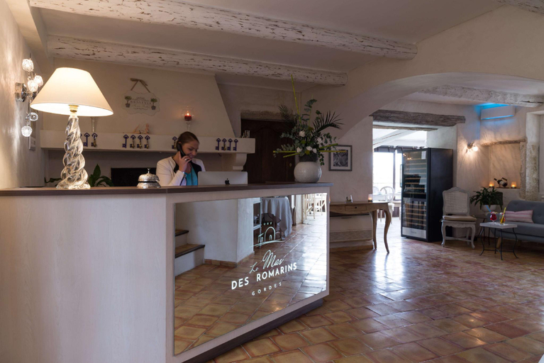 Public Area 3, Mas des Romarins, The Originals Relais, Vaucluse