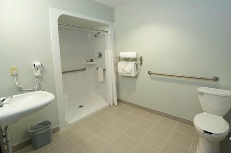 Bathroom 5, Midland Inn & Suites, Simcoe