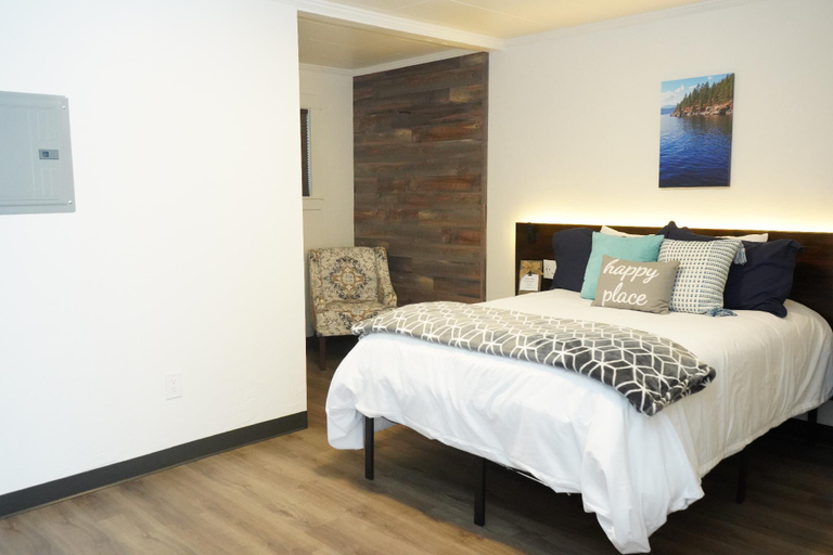 Bedroom 2, North Idaho Inn, Kootenai