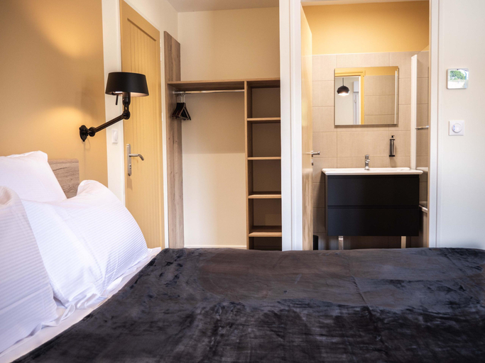 Bedroom 3, Logis Hotel Le Saint Pierre, Deux-Sèvres