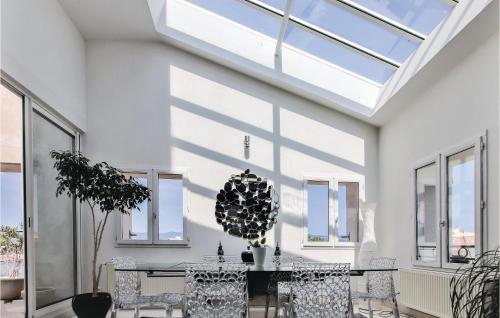 Stunning apartment in Montelimar w/ Sauna, WiFi and 3 Bedrooms, Drôme