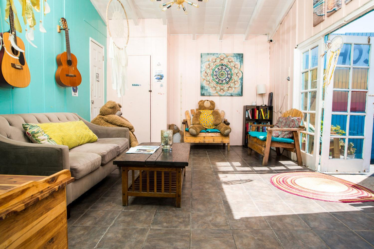 Public Area, ITH Beach Bungalow Surf Hostel - Adults Only, San Diego