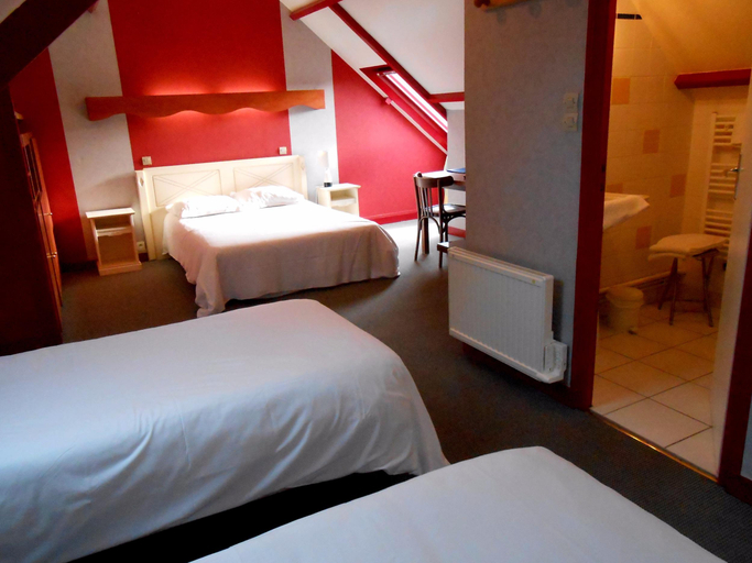 Bedroom 5, Logis Hotel La Demeure Du Perron, Manche