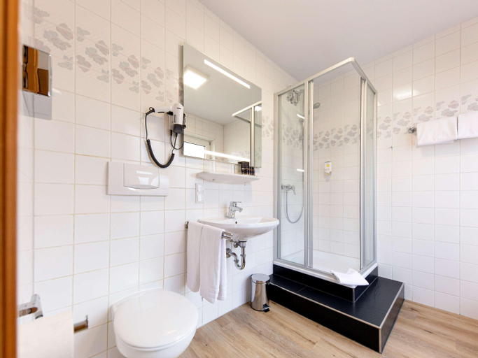 Bathroom 9