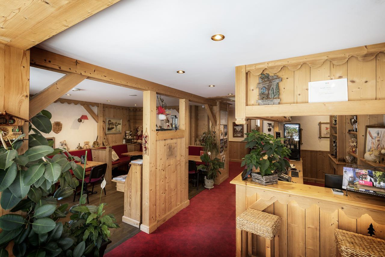 Public Area, Logis Hôtel le Littoral, Haute-Savoie