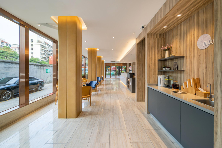 Dining Room 17