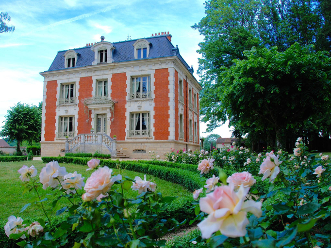 Exterior & Views 1, Chateau de la Chaix, Saône-et-Loire