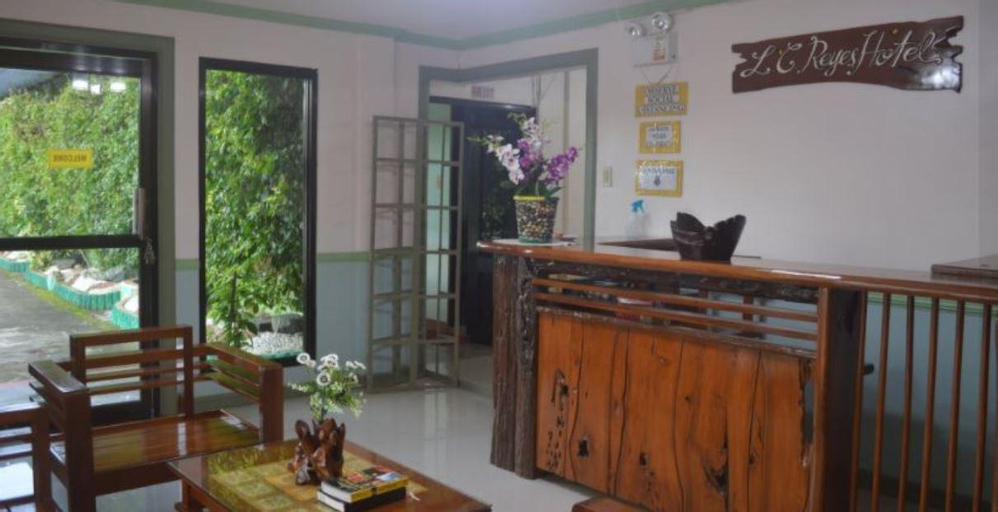 RedDoorz Plus near Bangui Windmills, Bangui