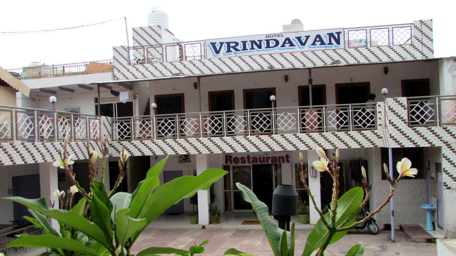 Exterior & Views 1, Hotel Vrindavan, Agra