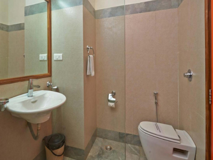 Bathroom, Hotel Centre Point, East Khasi Hills