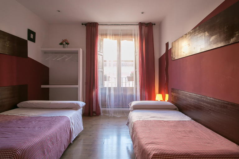 Bedroom 2, Hostal La  Casa  de la  Plaza, Madrid