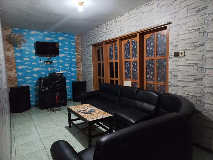 OYO 90757 Am'key Villa Tretes 1, Pasuruan