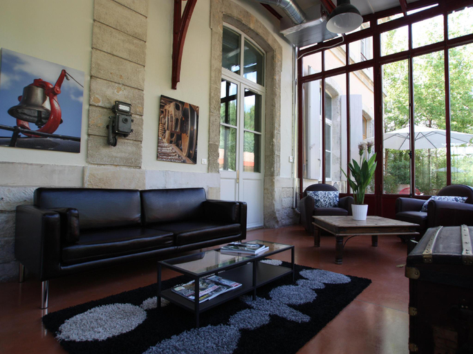 Public Area 2, Hotel Estelou, Gard