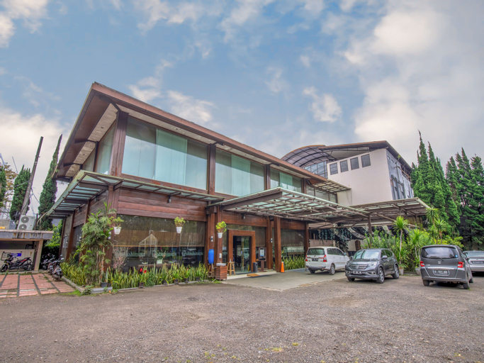 Takashimaya Hotel & Convention, Bandung