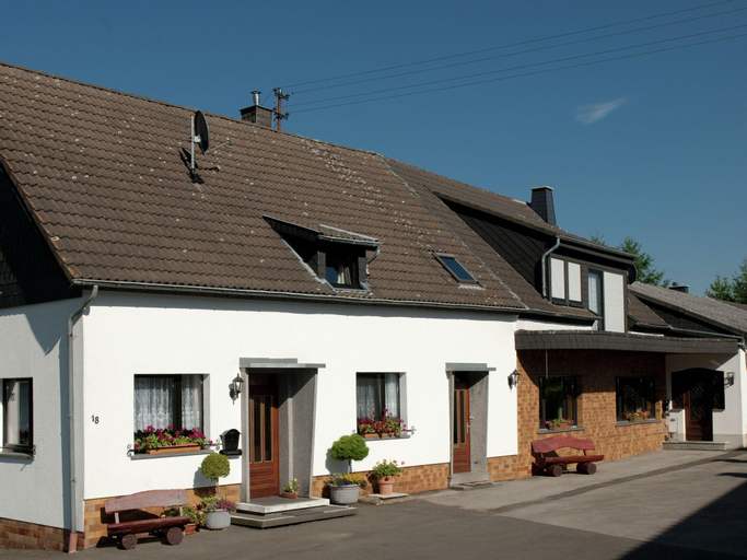 Nifty Holiday Home in Hellenthal with Sauna, Euskirchen