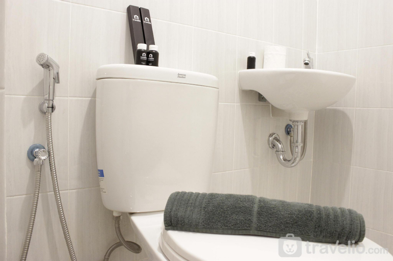 Modern and Comfy Studio Apartment at Lodge Paskal near BINUS University By Travelio, Bandung