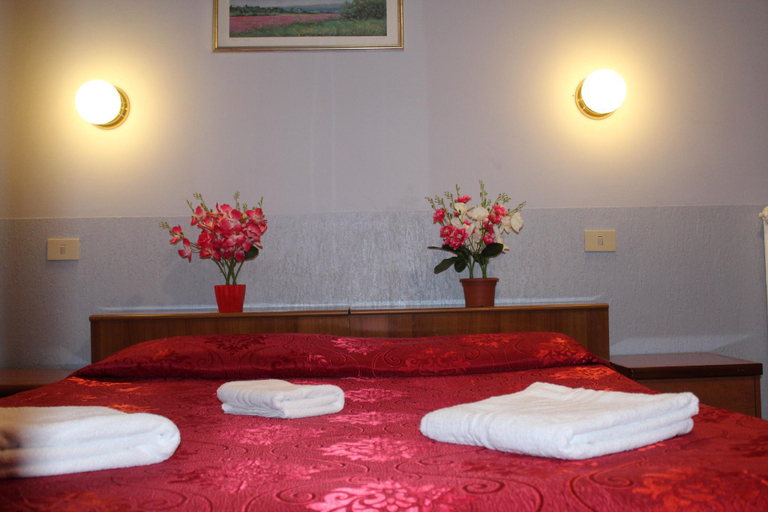 Bedroom 4, Eurorooms, Roma