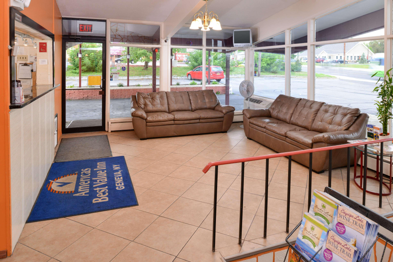 Public Area 2, Americas Best Value Inn Geneva, Ontario