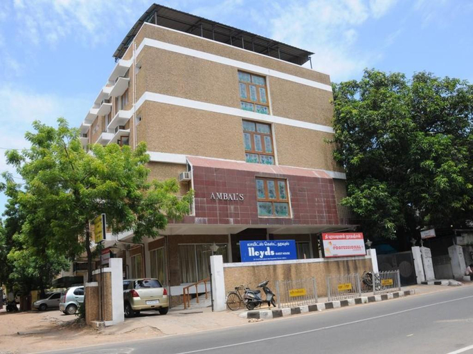 Lloyds Serviced Apartments, Near Music Academy, Chennai