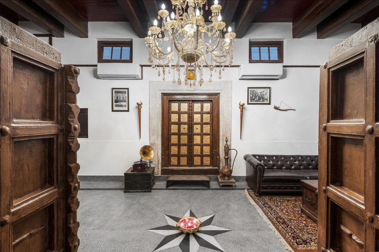 Public Area, WelcomHeritage Badi Kothi, Kaushambi