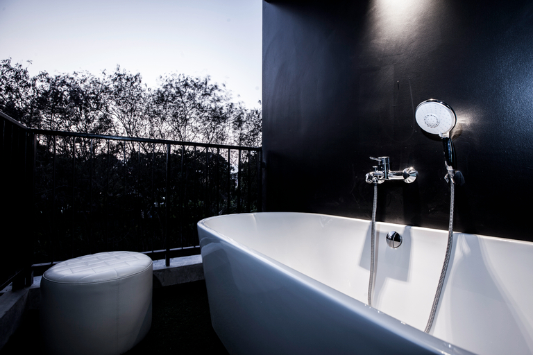 Bathroom 7